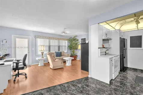 4051 N Newport N Deerfield Beach FL 33442