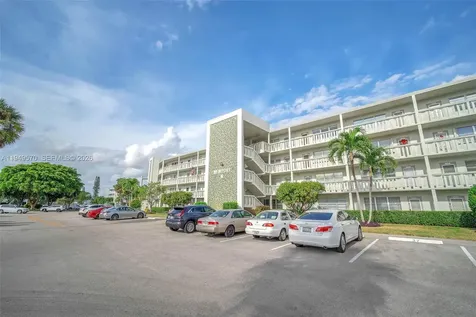 4051 N Newport N Deerfield Beach FL 33442
