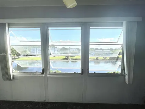 4051 N Newport N Deerfield Beach FL 33442