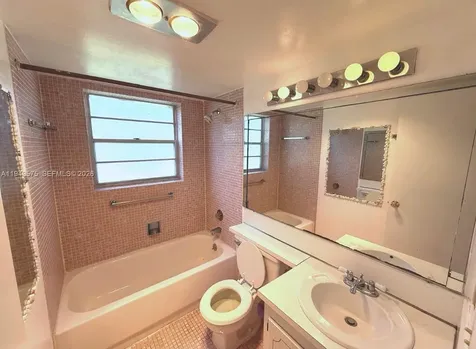 573 Durham U Deerfield Beach FL 33442