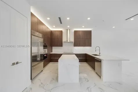 19749 NE 16th Place Miami FL 33179