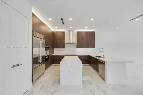 19749 NE 16th Place Miami FL 33179