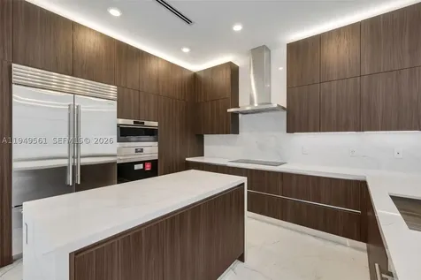 19749 NE 16th Place Miami FL 33179