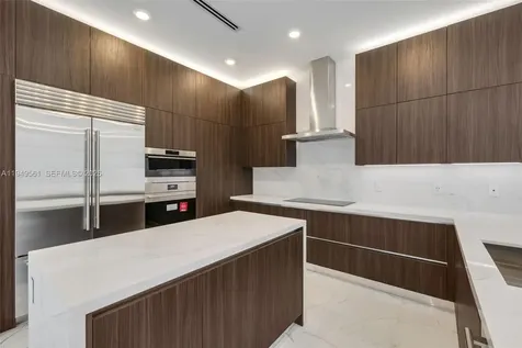 19749 NE 16th Place Miami FL 33179