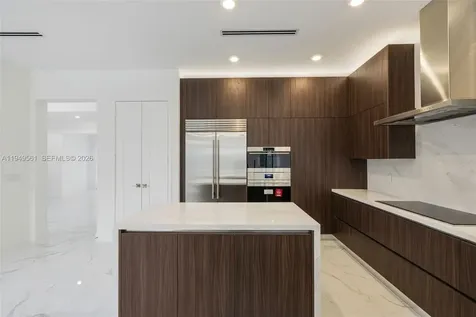 19749 NE 16th Place Miami FL 33179