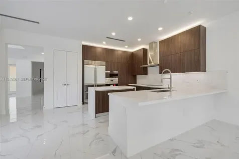 19749 NE 16th Place Miami FL 33179