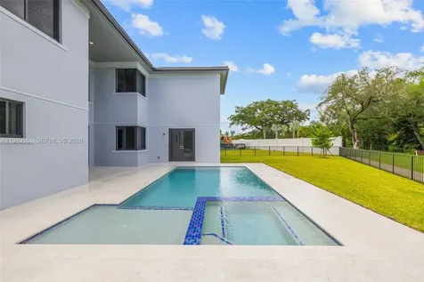 19749 NE 16th Place Miami FL 33179