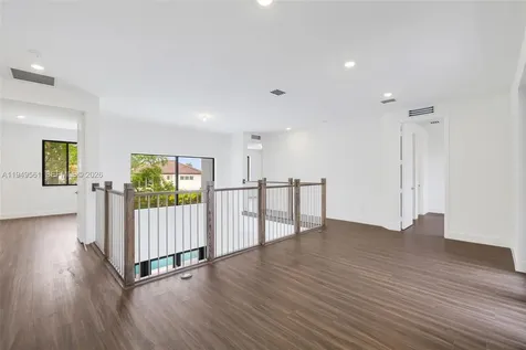 19749 NE 16th Place Miami FL 33179