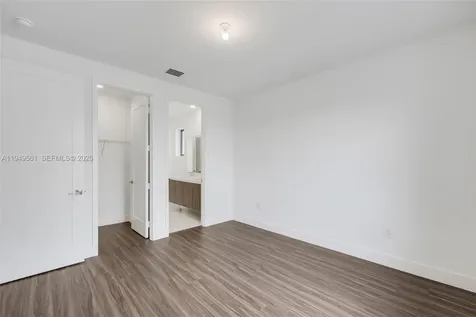 19749 NE 16th Place Miami FL 33179