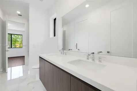 19749 NE 16th Place Miami FL 33179