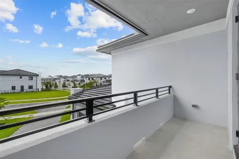 19749 NE 16th Place Miami FL 33179