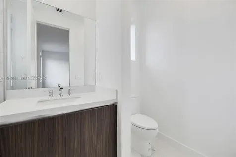 19749 NE 16th Place Miami FL 33179
