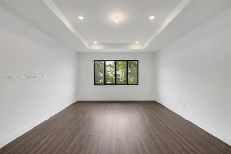 19749 NE 16th Place Miami FL 33179