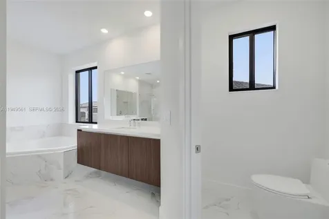 19749 NE 16th Place Miami FL 33179