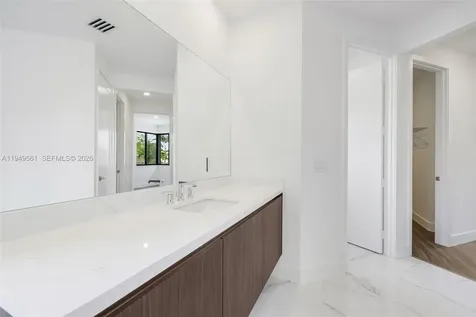 19749 NE 16th Place Miami FL 33179