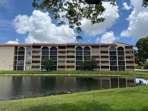 10054 Winding Lake Road Sunrise FL 33351