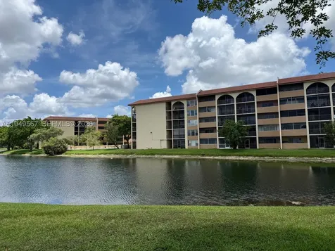 10054 Winding Lake Road Sunrise FL 33351