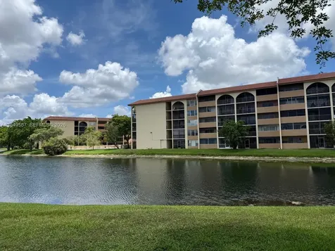 10054 Winding Lake Road Sunrise FL 33351