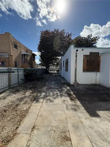 2341 SW 9th Street Miami FL 33135