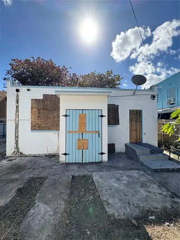 2341 SW 9th Street Miami FL 33135