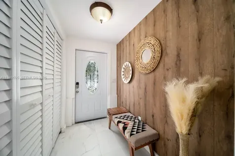 810 NW 21st Court Miami FL 33125