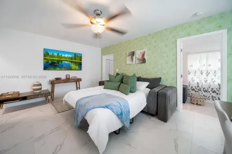 810 NW 21st Court Miami FL 33125