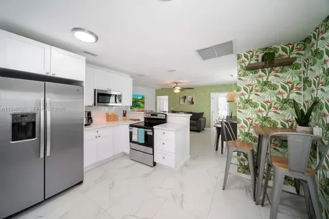 810 NW 21st Court Miami FL 33125