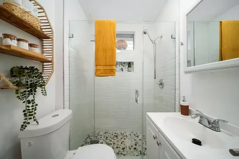 810 NW 21st Court Miami FL 33125