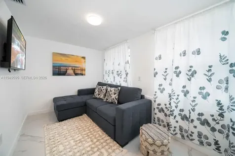 810 NW 21st Court Miami FL 33125