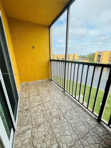 4717 NW 7th Street Miami FL 33126