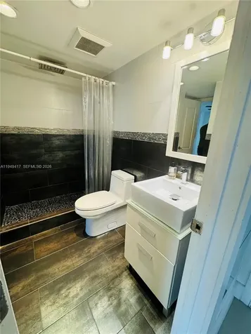 4717 NW 7th Street Miami FL 33126