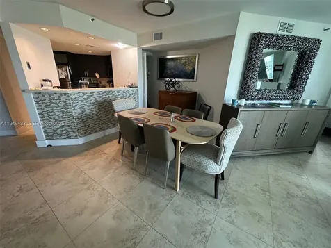 5880 Collins Avenue Miami Beach FL 33140