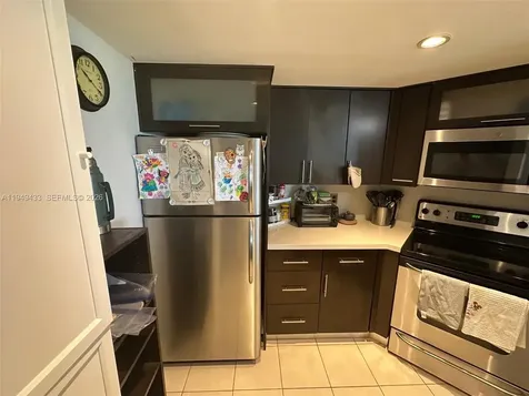 5880 Collins Avenue Miami Beach FL 33140