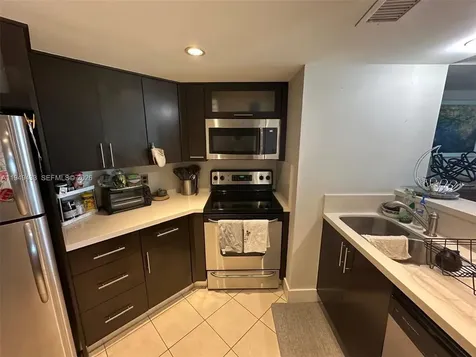 5880 Collins Avenue Miami Beach FL 33140