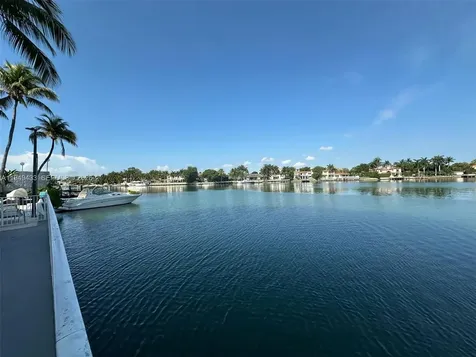 5880 Collins Avenue Miami Beach FL 33140
