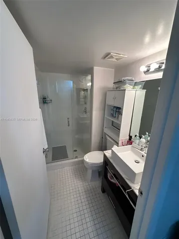 5880 Collins Avenue Miami Beach FL 33140