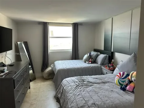 5880 Collins Avenue Miami Beach FL 33140