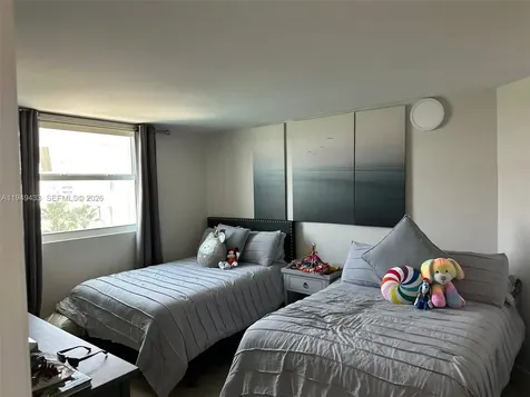 5880 Collins Avenue Miami Beach FL 33140