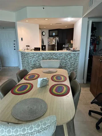 5880 Collins Avenue Miami Beach FL 33140