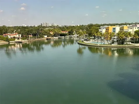 5880 Collins Avenue Miami Beach FL 33140