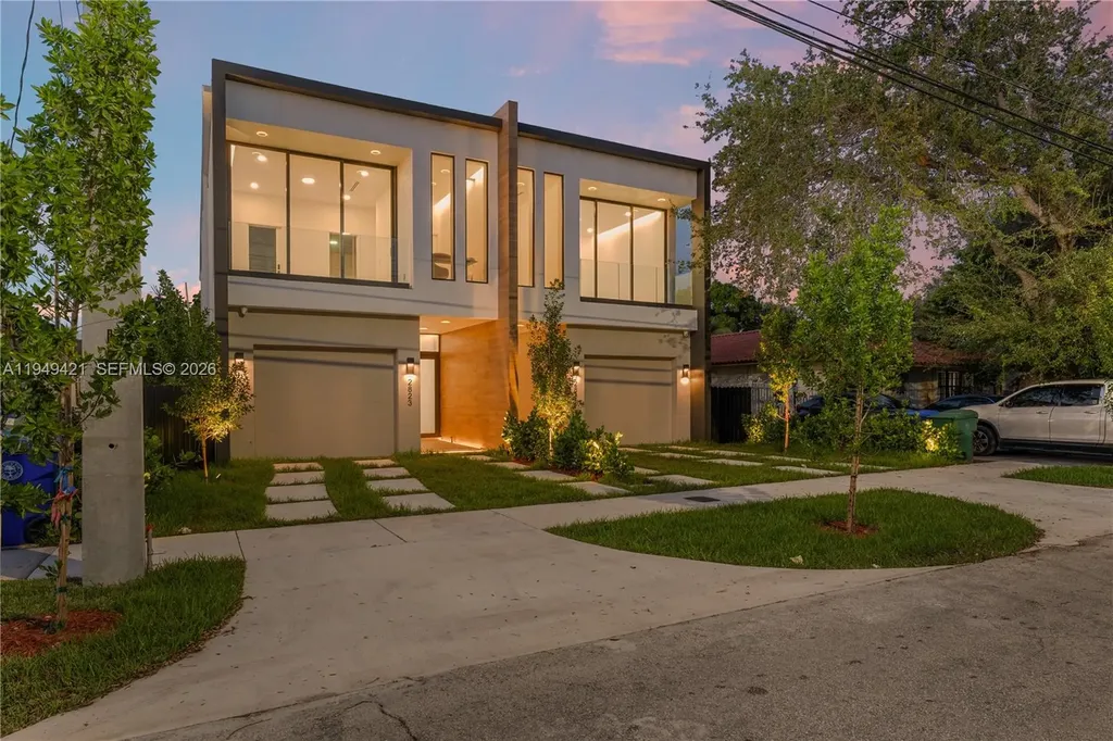 2823 SW 23rd Terrace Miami FL 33145