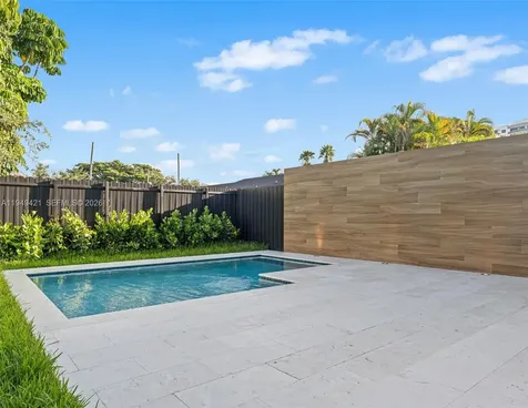 2823 SW 23rd Terrace Miami FL 33145