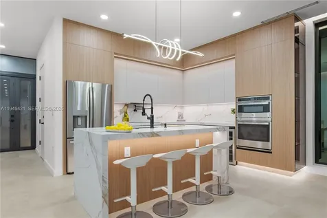 2823 SW 23rd Terrace Miami FL 33145