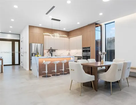 2823 SW 23rd Terrace Miami FL 33145