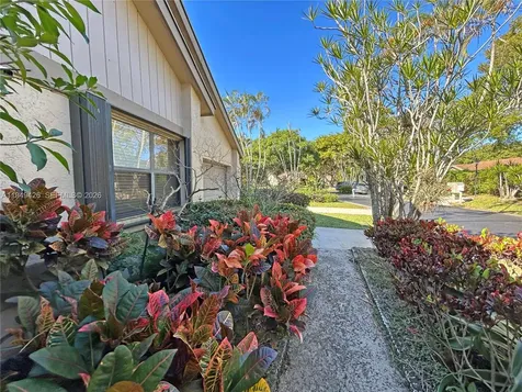 2214 Seagrape Circle Coconut Creek FL 33066