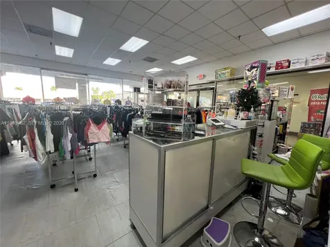 500 W 49th Street Hialeah FL 33012