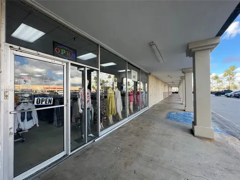 500 W 49th Street Hialeah FL 33012