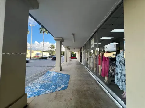 500 W 49th Street Hialeah FL 33012