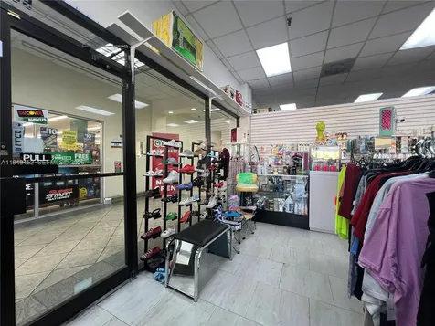 500 W 49th Street Hialeah FL 33012