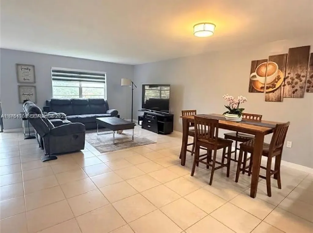8931 N New River Canal Road Plantation FL 33324